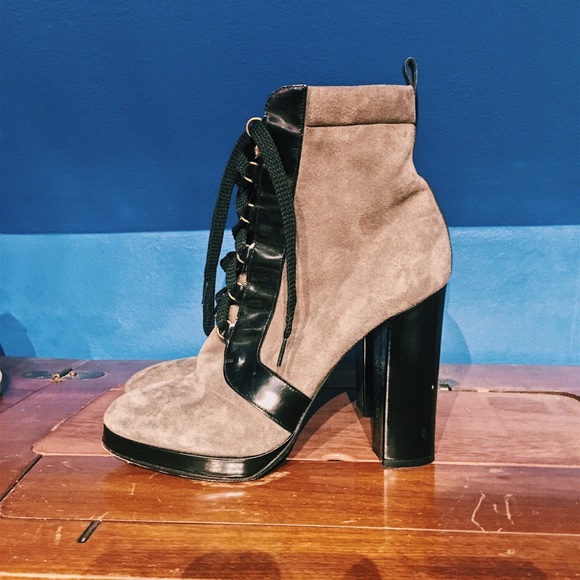 Marc by Marc Jacobs Lace up 5” Bootie Heels - Picture 3 of 8